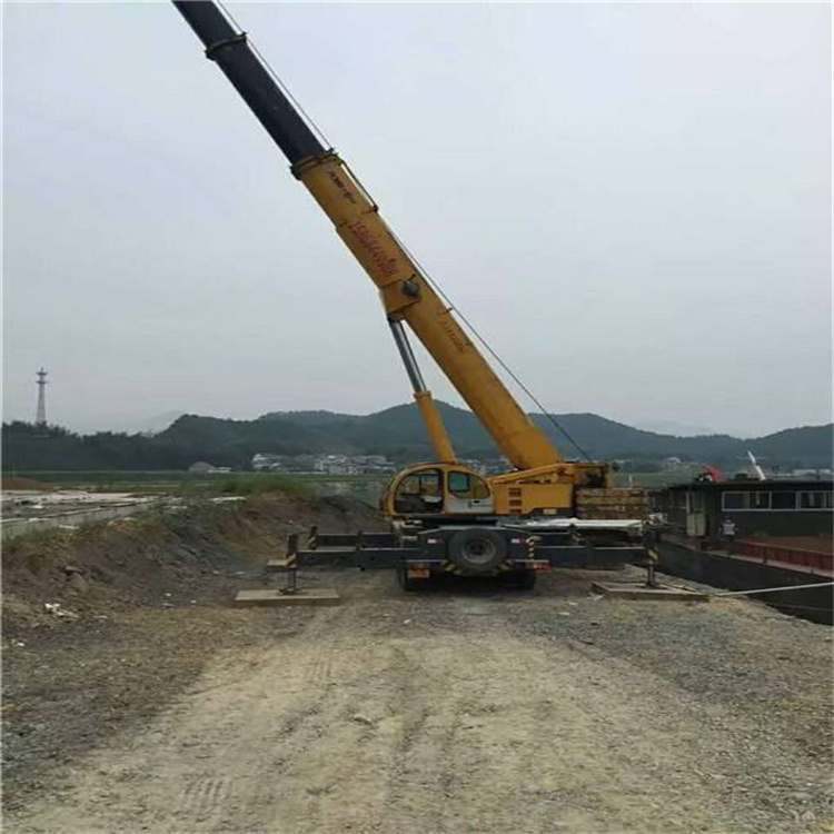 梁山重型吊车租赁费用